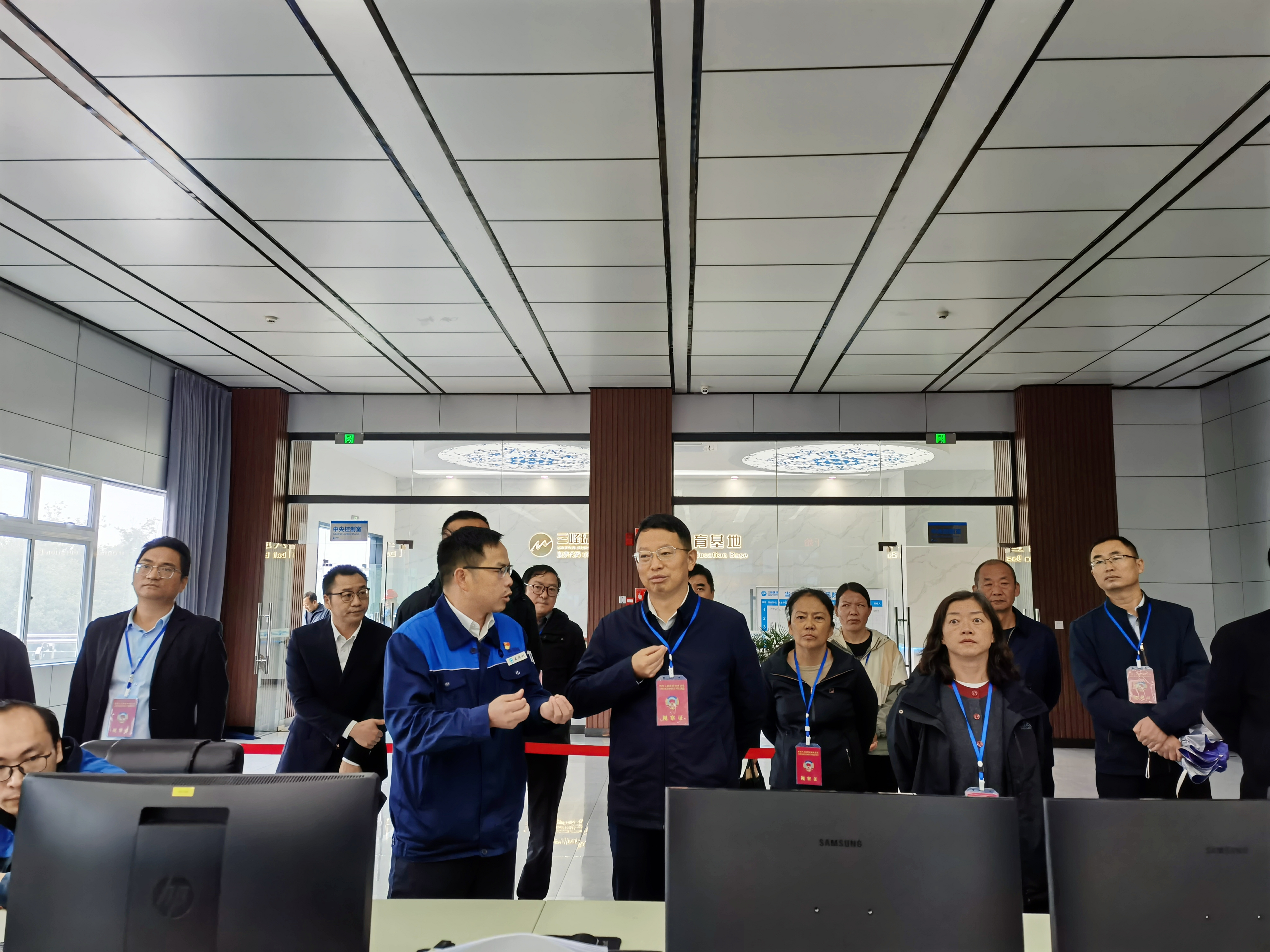 20250527大理州政协党组书记、主席程鹏率队到大理三峰公司视察1.jpg
