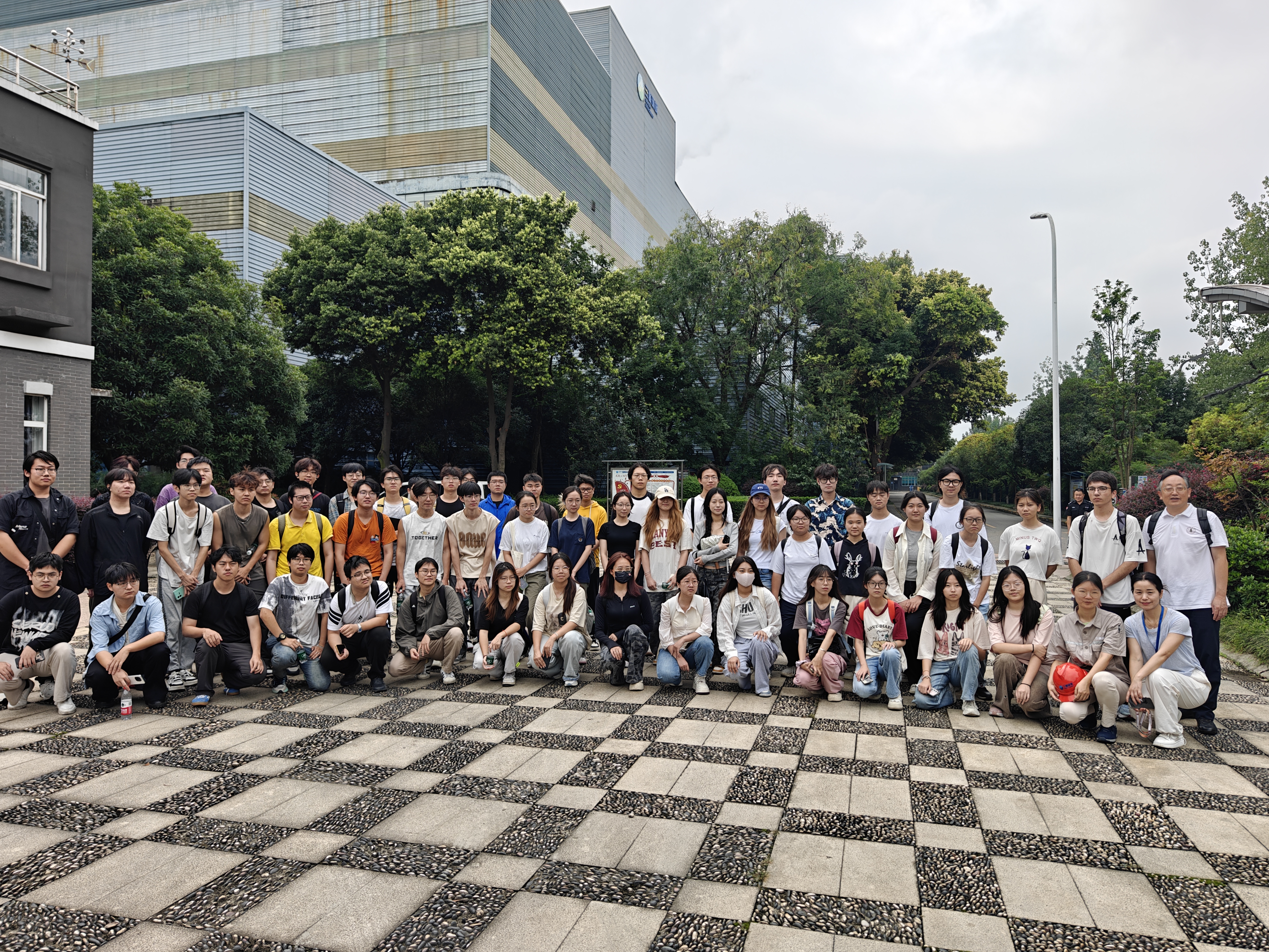 20250708四川大学环境工程专业师生到成都三峰开展专业实践活动.jpg