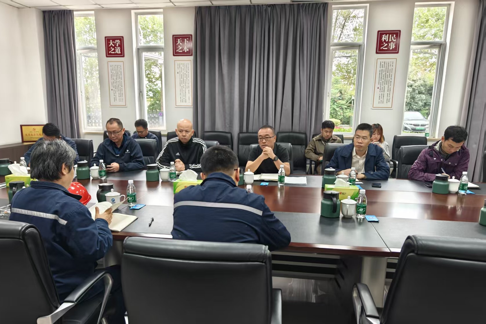 10月20日双流区政府党组成员、自贸区管理局专职副局长傅成曦到成都三峰公司调研1.jpg 10月20日双流区政府党组成员、自贸区管理局专职副局长傅成曦到成都三峰公司调研1.jpg